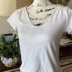 CYNTHIA STEFFE WHITE 100% COTTON V-NECK TOP